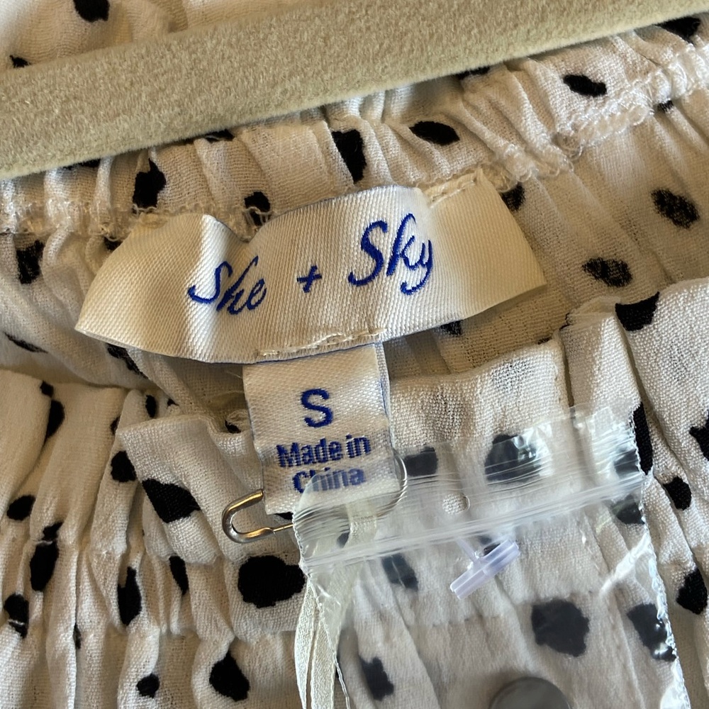 NWT She + Sky Black and White Off-Shoulder Blouse - Festival Wear Small - Large - Picture 9 of 11